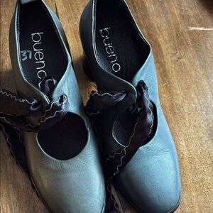 Green heeled oxfords